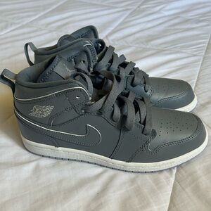 NEW Kids grey retro dunks